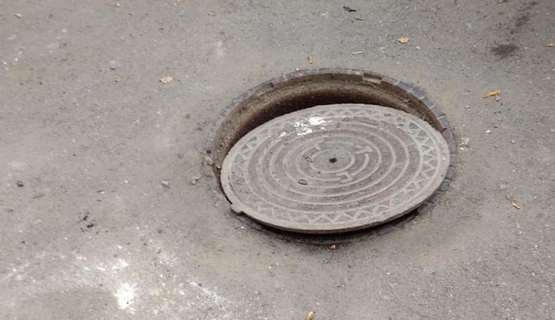 Водоканал поменял люк по просьбе жителей
