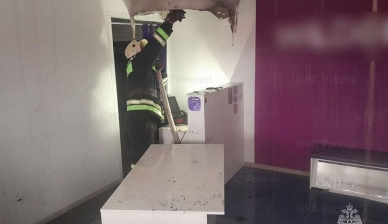 В Юхновском округе сгорел пункт выдачи