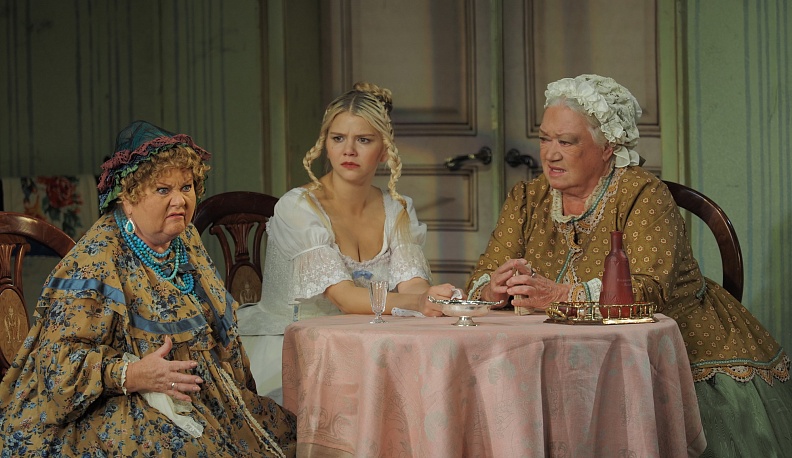 Шоу Орловских рысаков и конных экипажей открыло VIII театральный фестиваль в Калуге