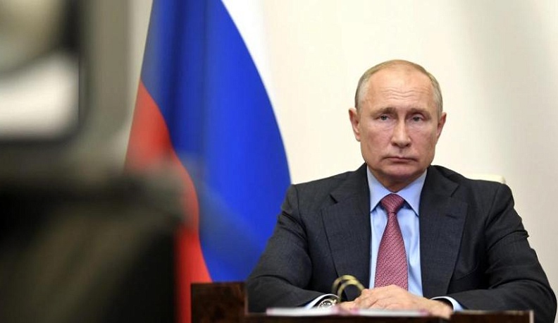 Путин в круглосуточном режиме контролирует ситуацию по подтоплениям и пожарам