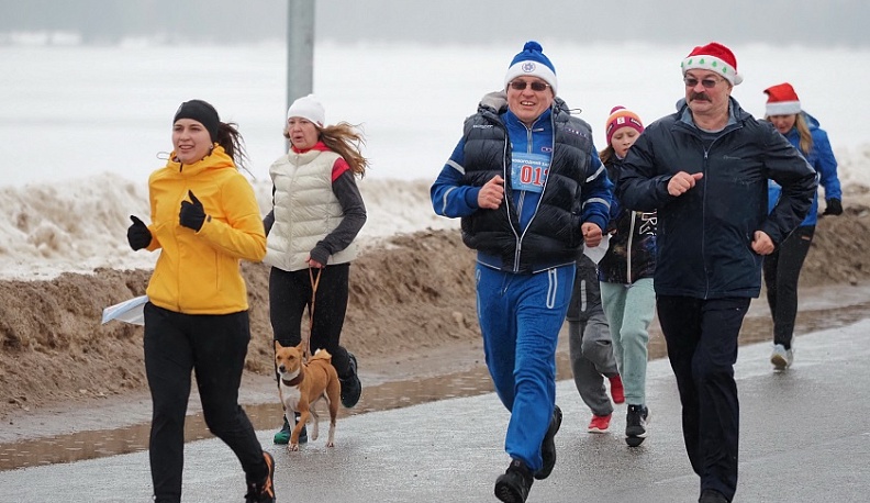 В Калуге около тысячи человек начали новый год легкоатлетическим забегом