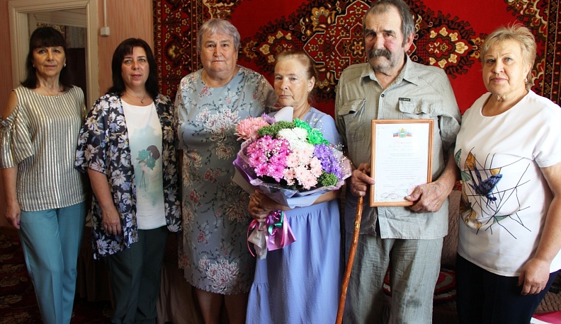 Супруги Никулины из Жиздринского района отметили золотую свадьбу