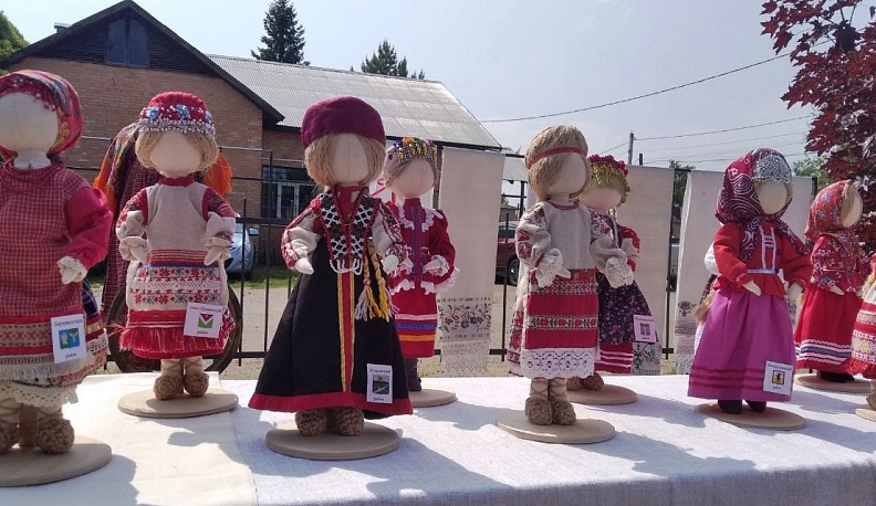 В Барятинском районе презентовали книгу «Традиционный народный костюм Калужской области»