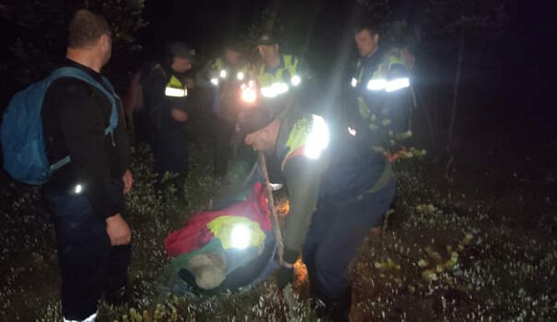 В Калужской области полицейские вынесли из леса заблудившегося грибника 