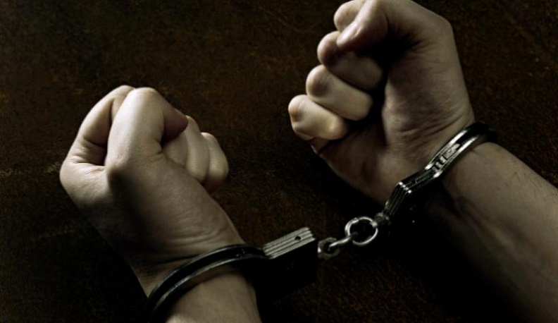 В Обнинске двое мужчин избили и обокрали знакомых 