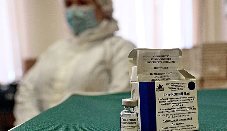 Калужский минздрав рассказал о защите «Спутником V» от «Омикрона»
