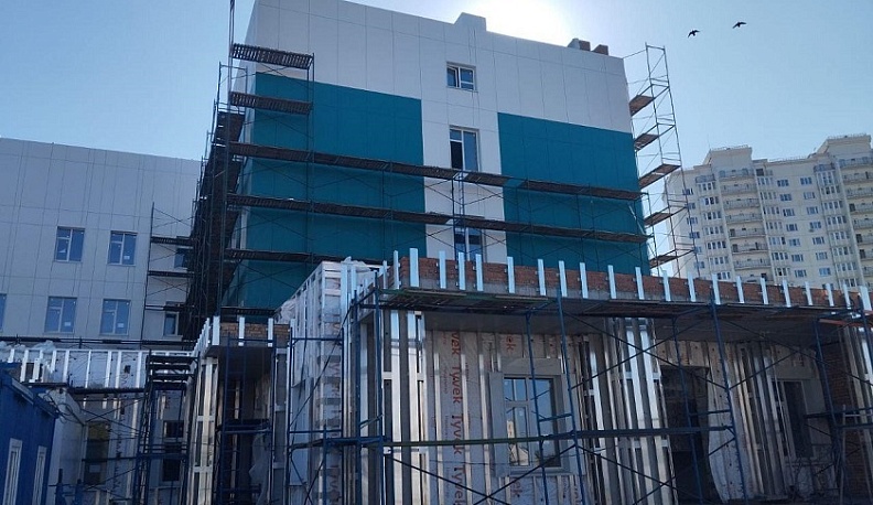 Подрядчик увеличивает силы на строительстве поликлиники на Правобережье Калуги