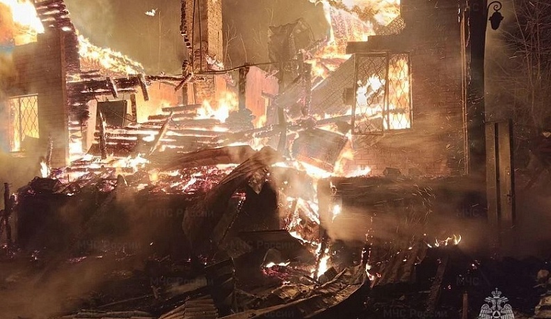 В Жуковском районе дотла сгорел жилой дом