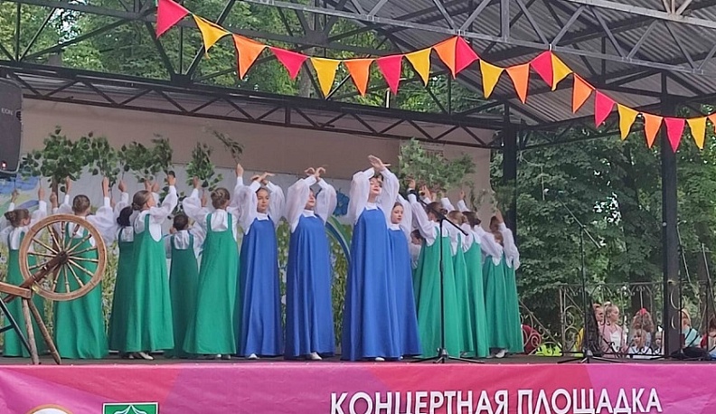 В Людинове прошел открытый районный этнофестиваль «Царь Лён»