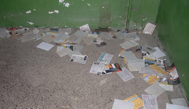 Калужане продолжают жаловаться на грязь в подъездах