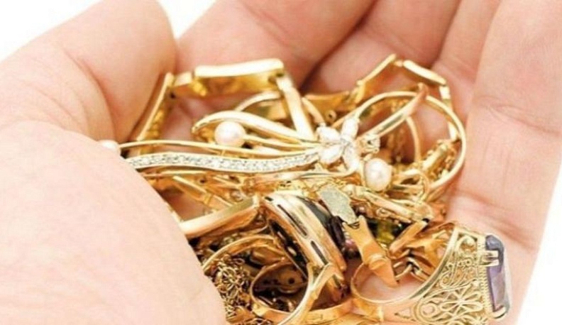 Юная калужанка украла у знакомой золотые украшения на 76 тысяч рублей