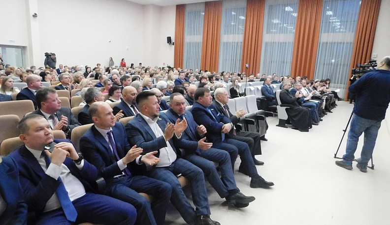 Губернатор Калужской области Владислав Шапша высоко оценил уровень социально-экономического развития Дзержинского района в прошедшем году