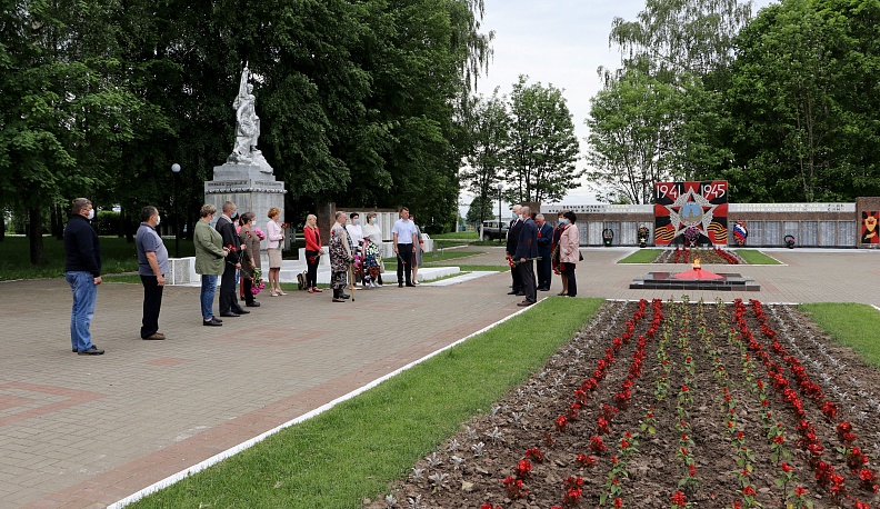 Сухиничане почтили память погибших на фронтах Великой Отечественной
