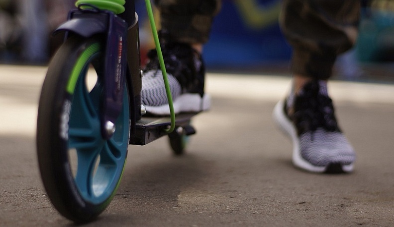 В Малоярославце Lada сбила ребёнка на самокате