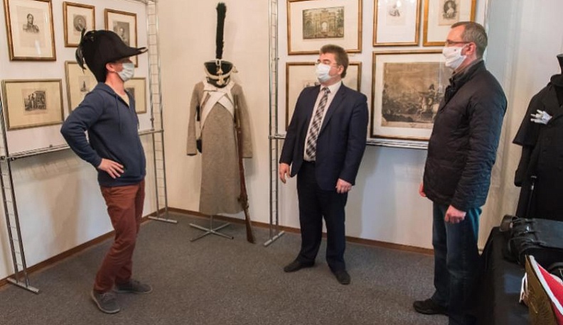 Владислав Шапша познакомился с экспозицией и концепцией развития военно-исторического центра «Дом Торубаевых» 