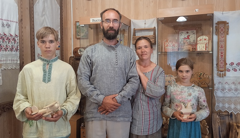 В калужском Доме мастеров открылась выставка «Семья ремесленная»