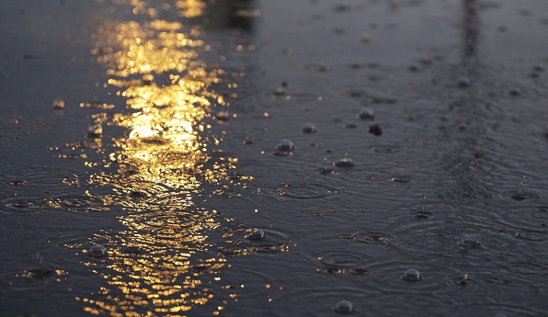 В Калуге на трех перекрестках устранили подтопления