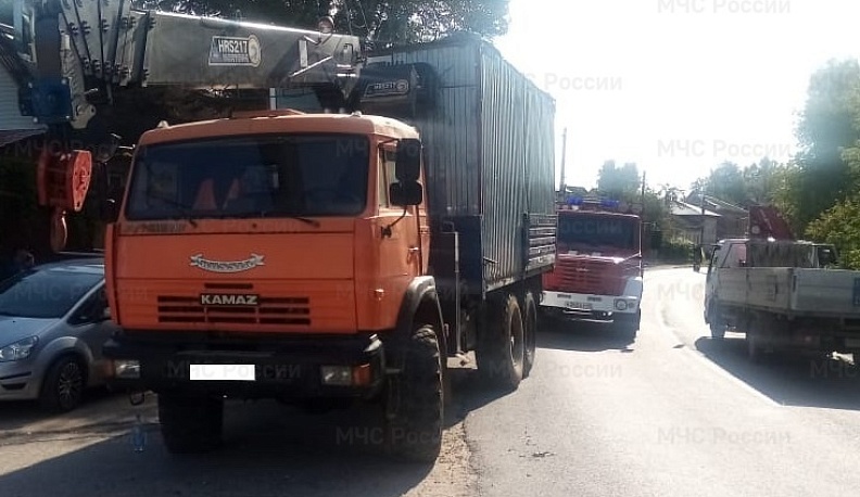 В Боровске КАМАЗ сбил пешехода