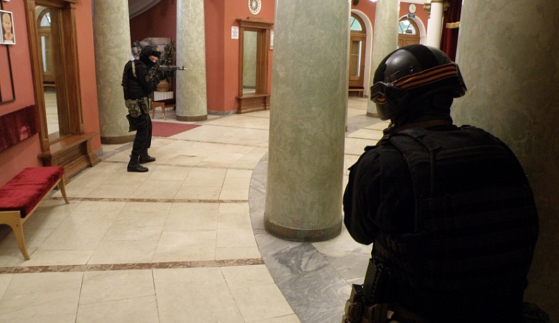 Калужский драмтеатр освободили от условных террористов