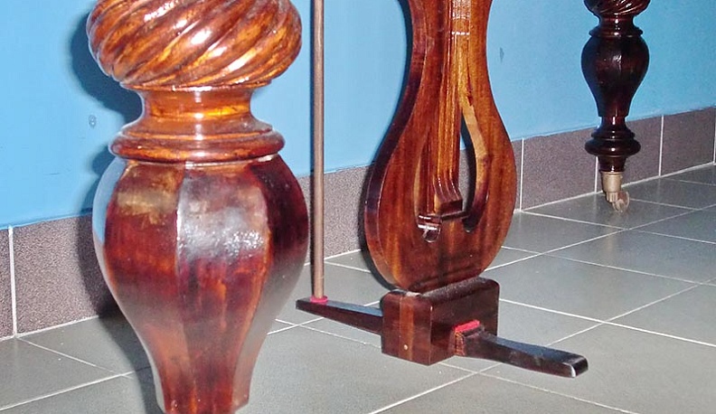 В Калужском музее изобразительных искусств можно увидеть тафель-клавир XIX века