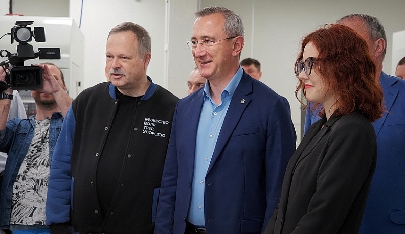Губернатор Владислав Шапша и ректор МГТУ им. Н.Э. Баумана Михаил Гордин посетили Федеральный технопарк