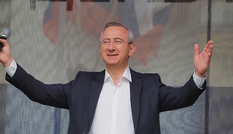 Калужане отметили  День России на Театральной площади