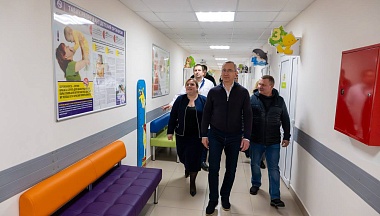 Владислав Шапша посетил обновленную детскую поликлинику Ферзиковского округа