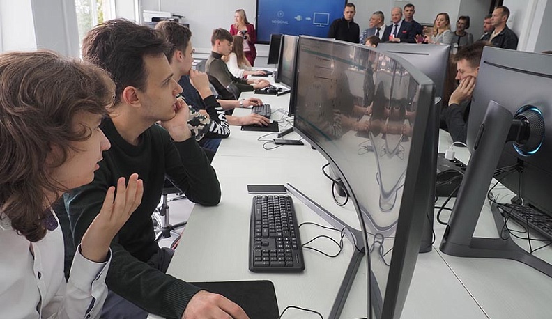 В Калужском техникуме электронных приборов открыли новые мастерские