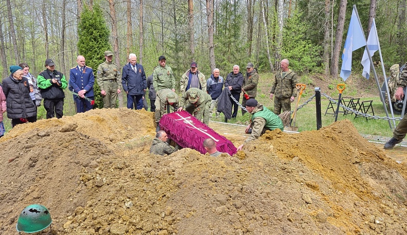 В Сухиничском районе с почестями предали земле останки 28 бойцов, погибших в годы Великой Отечественной войны