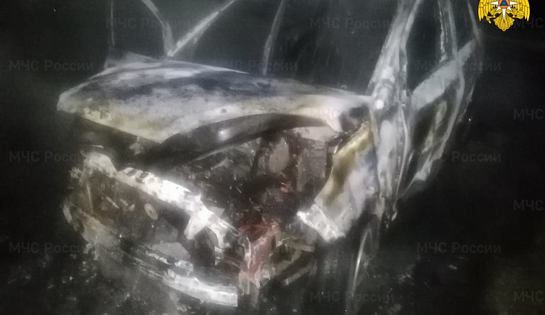 За ночь в Калужской области сгорели 2 дома и автомобиль