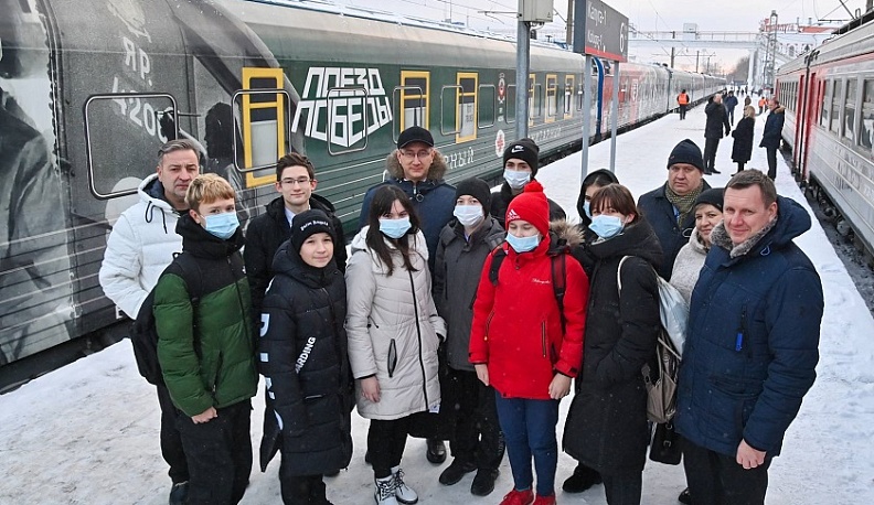 Владислав Шапша посетил передвижной музей «Поезд Победы» в Калуге