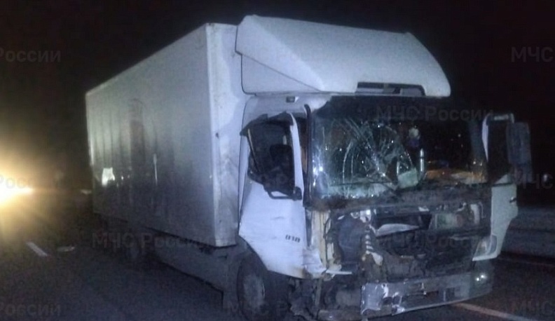 На трассе в Калужской области произошло тройное ДТП с участием фуры