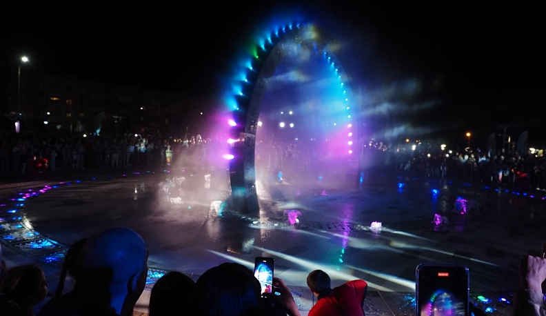 Калуга получила в подарок от Сбербанка мультимедийный музыкальный фонтан