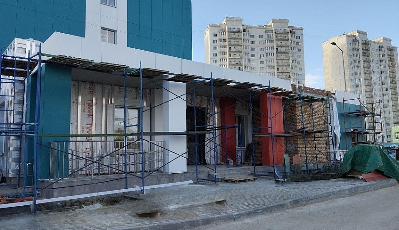 На здании будущего Театра юного зрителя в Калуге появилась вывеска