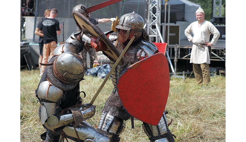 Шатры на берегу угры