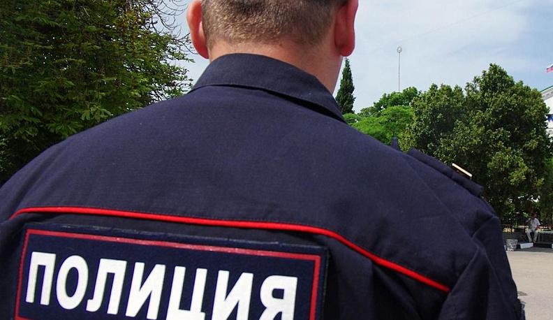 В Калуге полицейские начали проверку из-за фотографии раздетой девушки на фоне храма