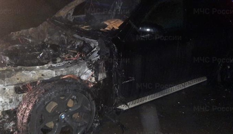 В Калуге в ночь на четверг сгорел «BMW»