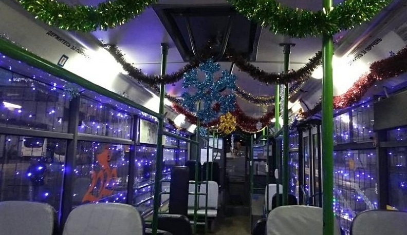 Калужанам предложили украсить троллейбусы к Новому году