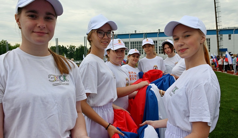 В Малоярославецком районе прошел автопробег в поддержку армии и Президента