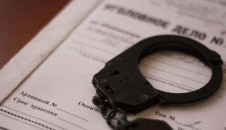 В Калужский области полицейский скрыл кражу деревянного сруба за взятку в 100 тысяч рублей