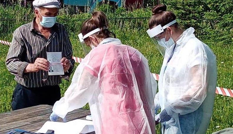 В Медынском районе продолжается общероссийское голосование по вопросу внесения поправок в Конституцию Российской Федерации