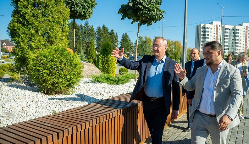 Владислав Шапша посетил ледовую арену в Балабанове