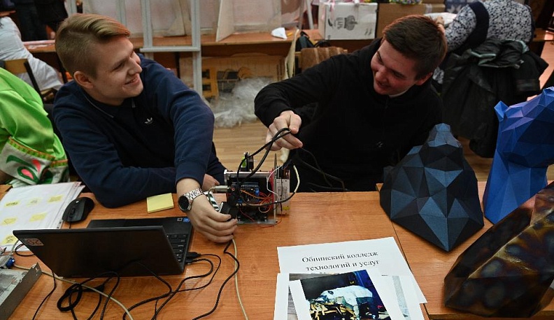 От вышивки крестиком до электроники