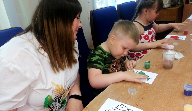 В Думиничах устроили творческую встречу для семей участников СВО