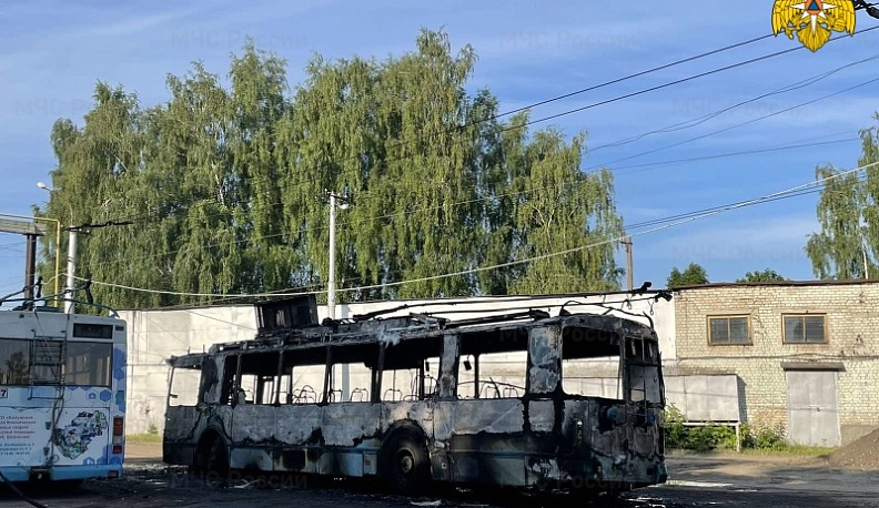 В Калуге на улице Московской сгорел троллейбус