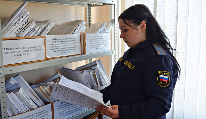 В Калужской области приставы добились предоставления детям доли в комнате