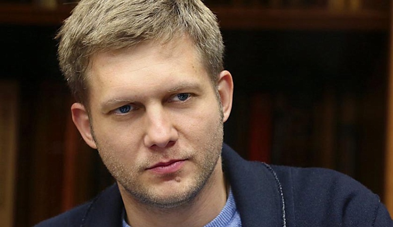 Актер Борис Корчевников просит помочь в восстановлении церкви в Калужской области 