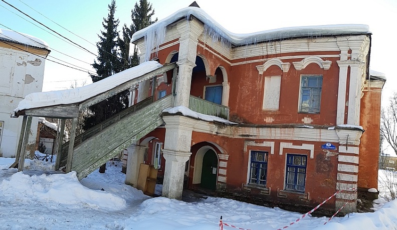 Реставрация палат Макарова начнется после отселения последнего жителя дома