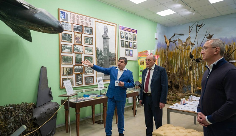 Владислав Шапша посетил историко-краеведческий музей в Жиздринском округе