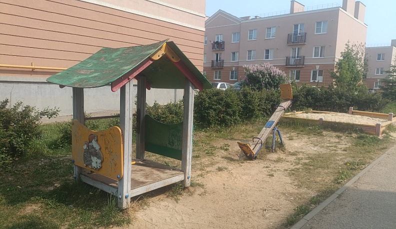 В Калуге ремонтируют и строят площадки для детей и спорта